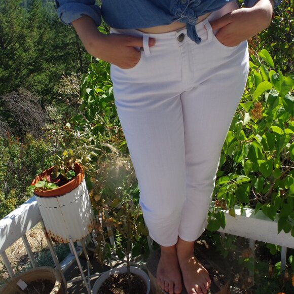 White Luxe Capris Rhinestone Pockets - Picture 1 of 7